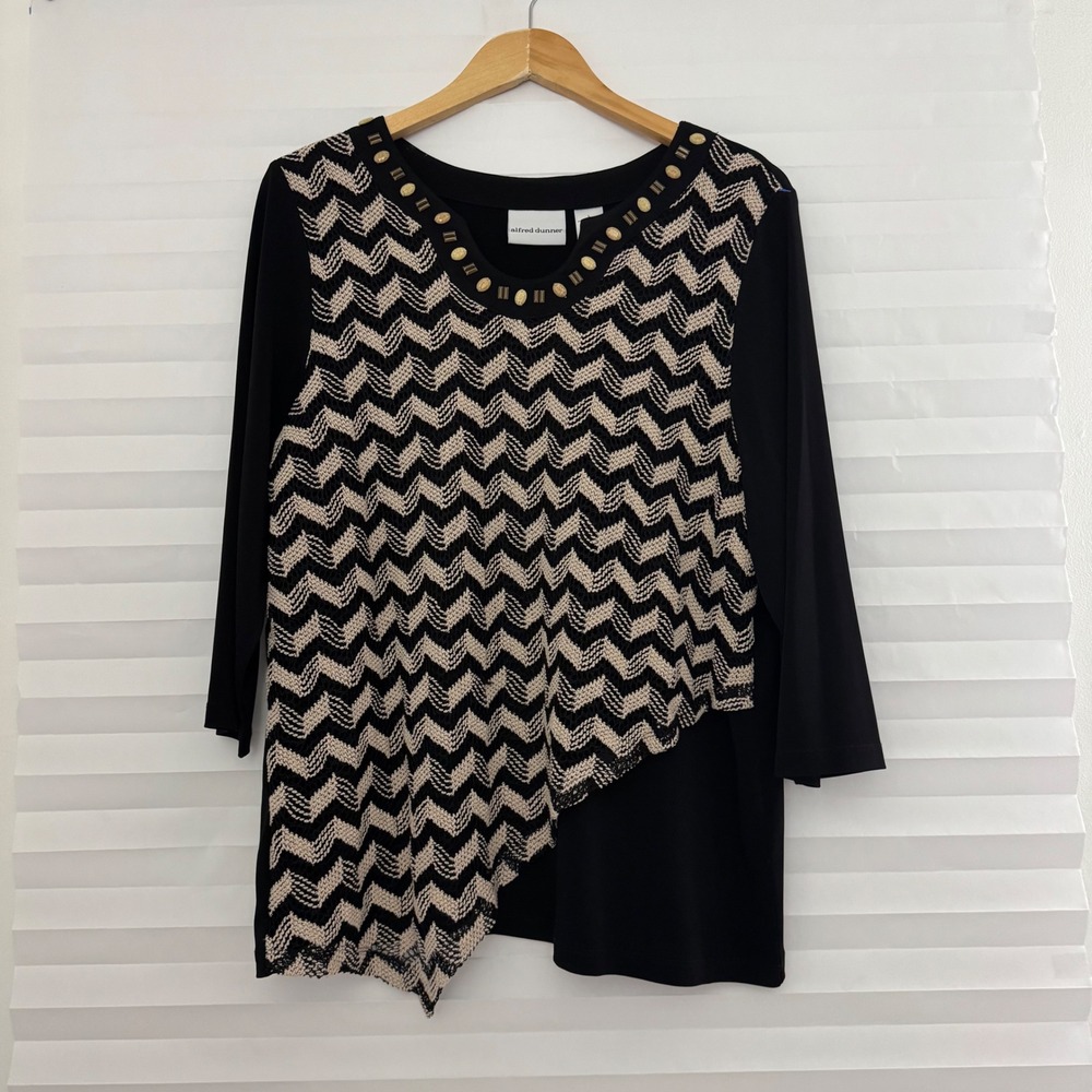Alfred Dunner Black Tan Chevron Crochet Asymmetrical Embellished Top Large